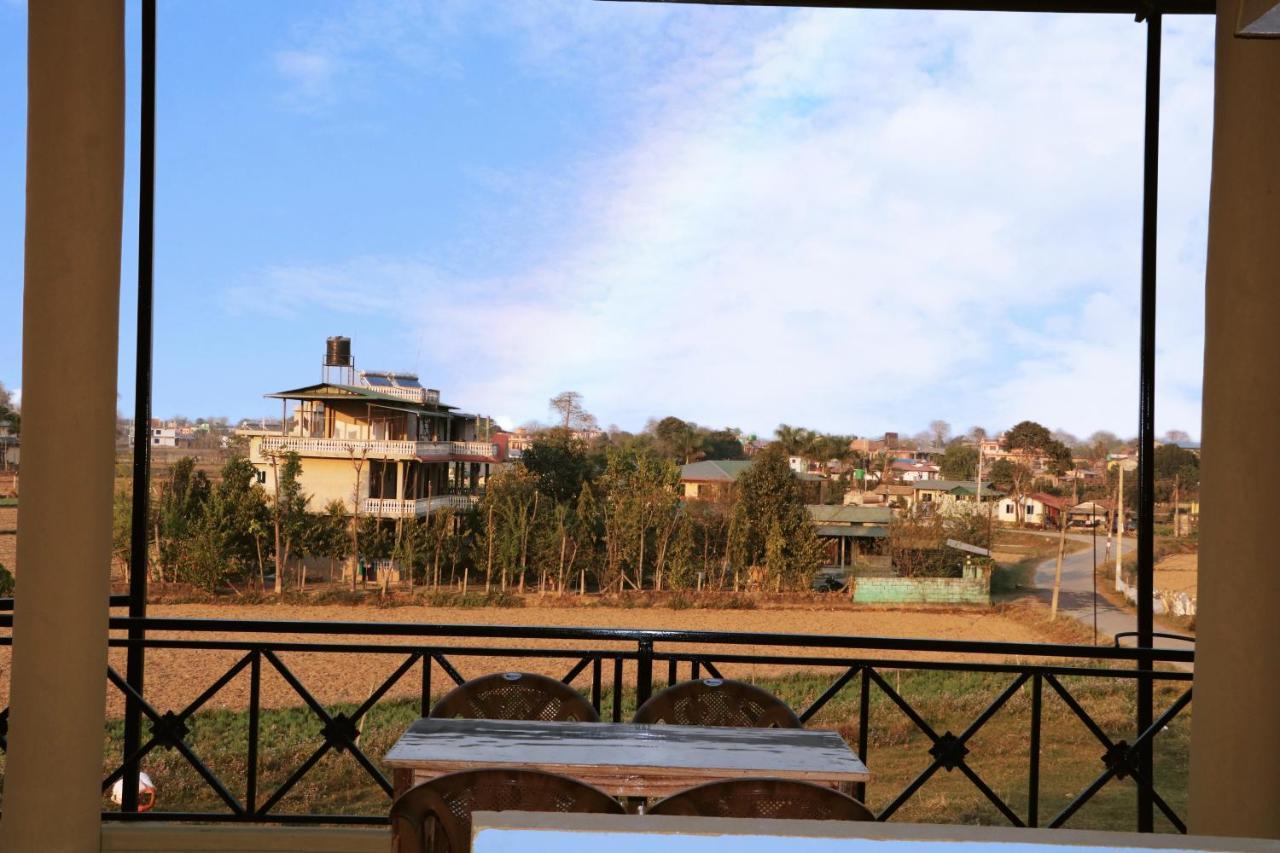 Hotel National Park Sauraha- Homely Stay And Peaceful Location With Jungle Safari Arrangements Exteriör bild