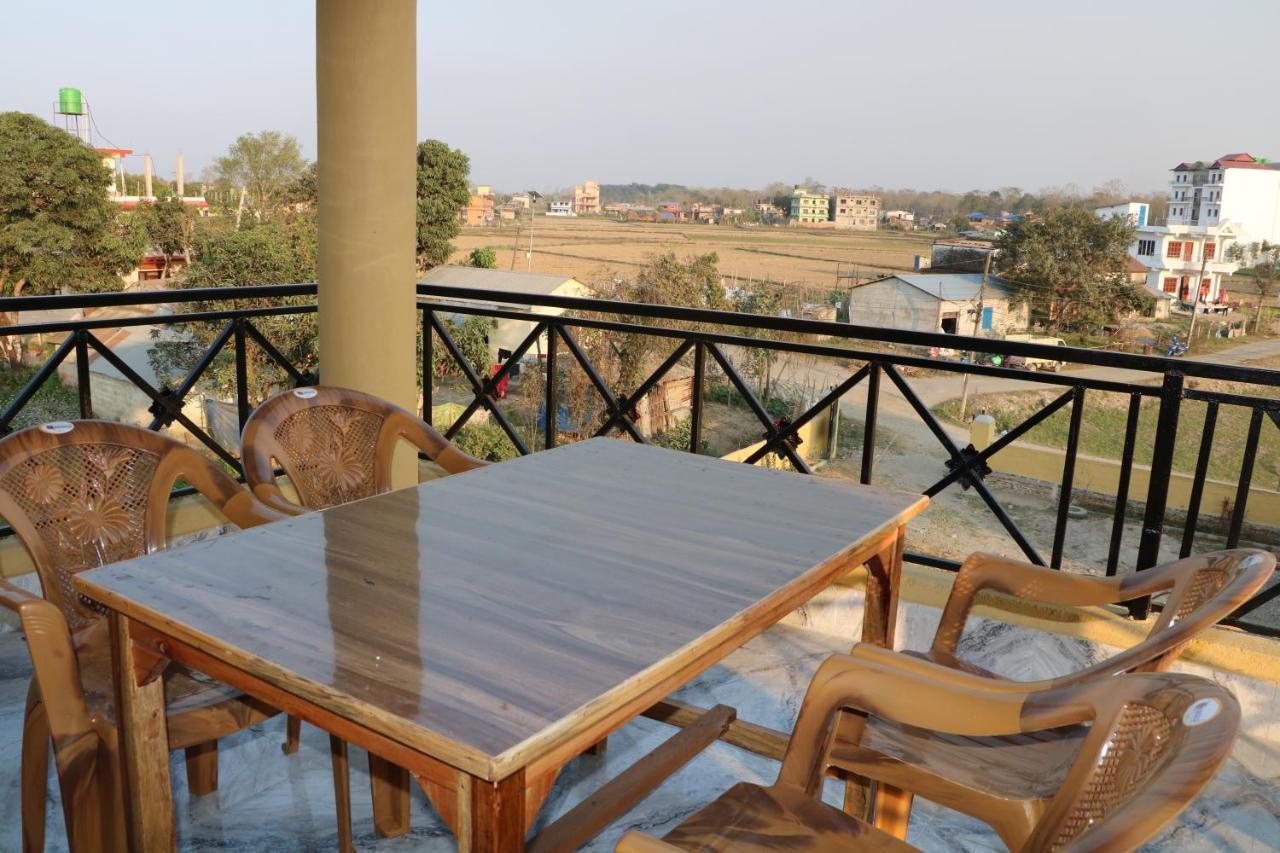 Hotel National Park Sauraha- Homely Stay And Peaceful Location With Jungle Safari Arrangements Exteriör bild