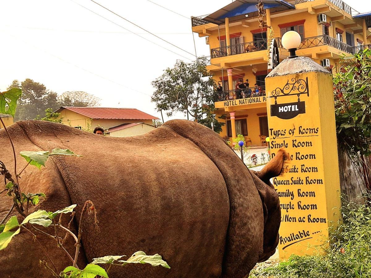 Hotel National Park Sauraha- Homely Stay And Peaceful Location With Jungle Safari Arrangements Exteriör bild