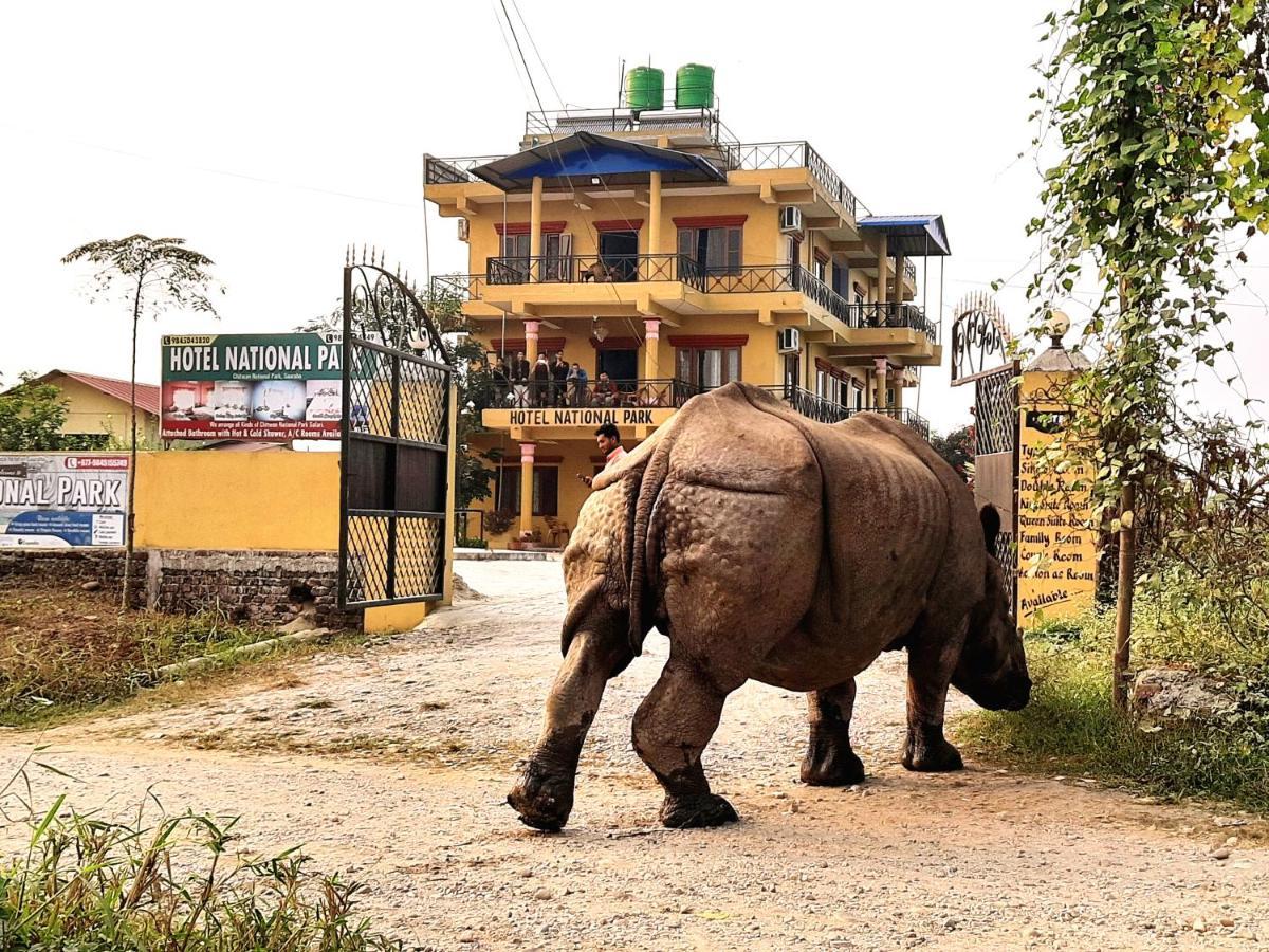 Hotel National Park Sauraha- Homely Stay And Peaceful Location With Jungle Safari Arrangements Exteriör bild