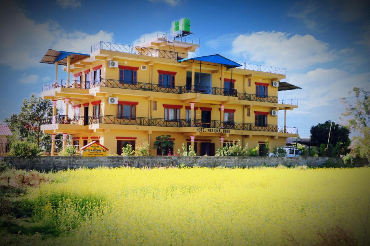 Hotel National Park Sauraha- Homely Stay And Peaceful Location With Jungle Safari Arrangements Exteriör bild