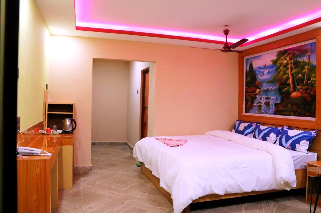 Hotel National Park Sauraha- Homely Stay And Peaceful Location With Jungle Safari Arrangements Exteriör bild