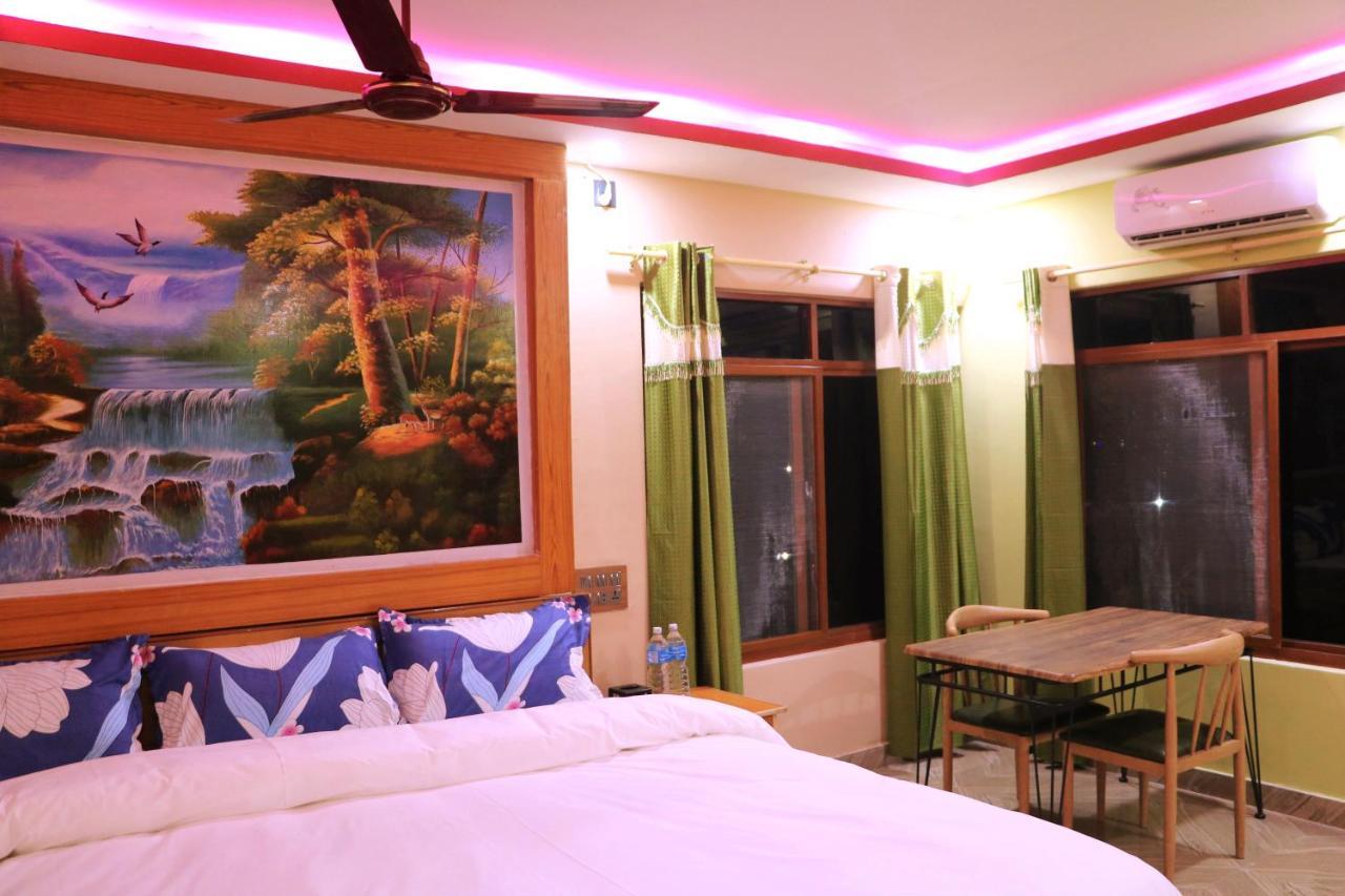Hotel National Park Sauraha- Homely Stay And Peaceful Location With Jungle Safari Arrangements Exteriör bild