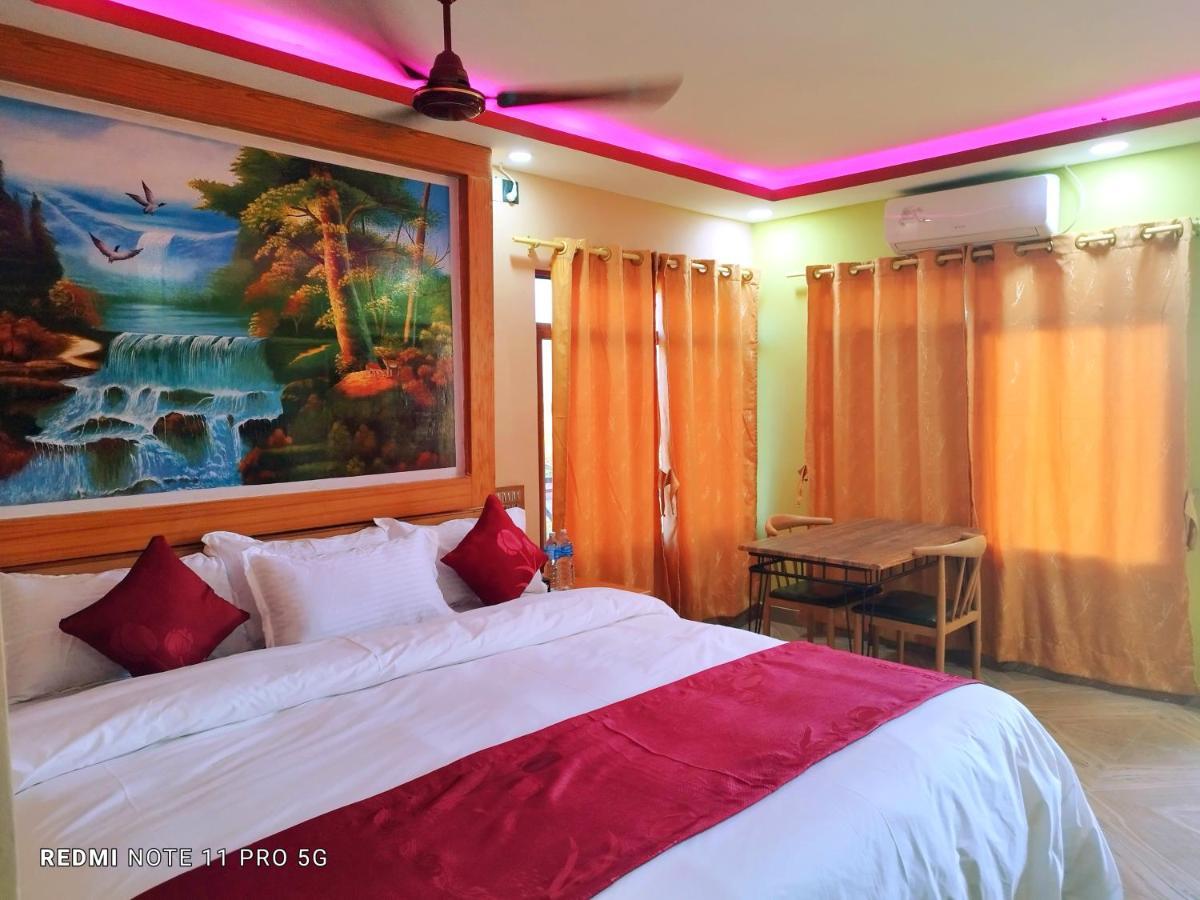 Hotel National Park Sauraha- Homely Stay And Peaceful Location With Jungle Safari Arrangements Exteriör bild