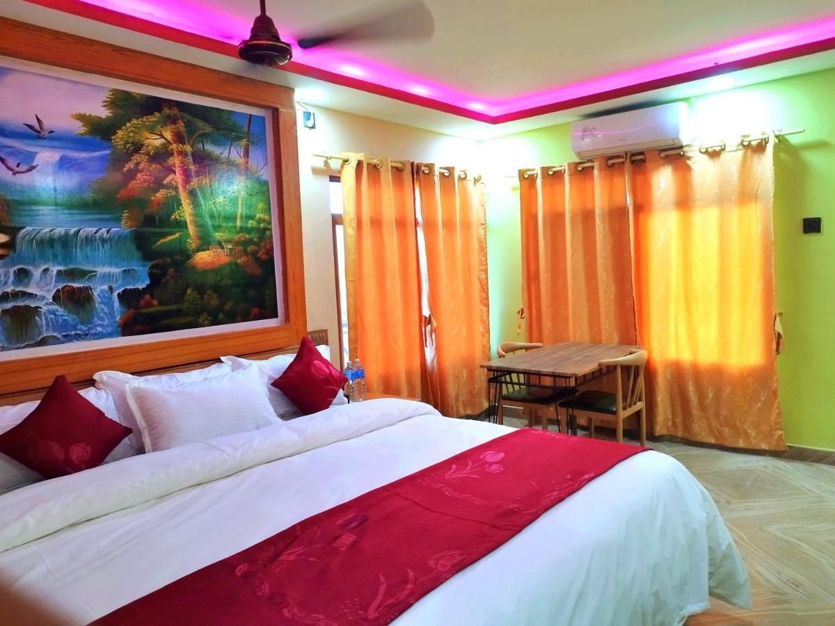 Hotel National Park Sauraha- Homely Stay And Peaceful Location With Jungle Safari Arrangements Exteriör bild