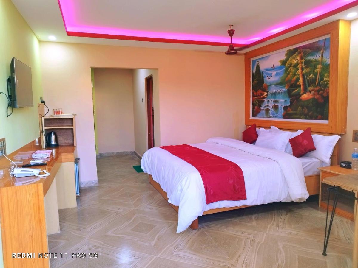 Hotel National Park Sauraha- Homely Stay And Peaceful Location With Jungle Safari Arrangements Exteriör bild