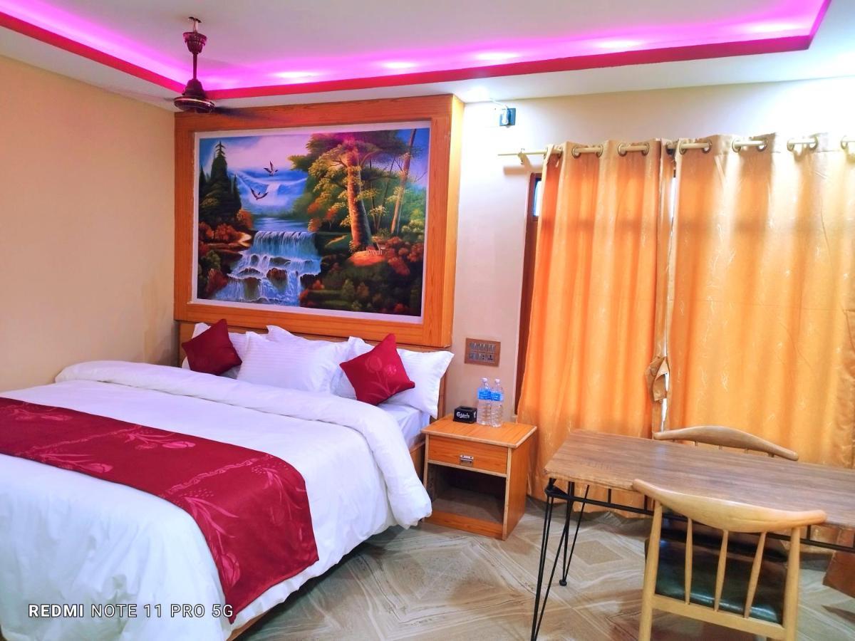 Hotel National Park Sauraha- Homely Stay And Peaceful Location With Jungle Safari Arrangements Exteriör bild