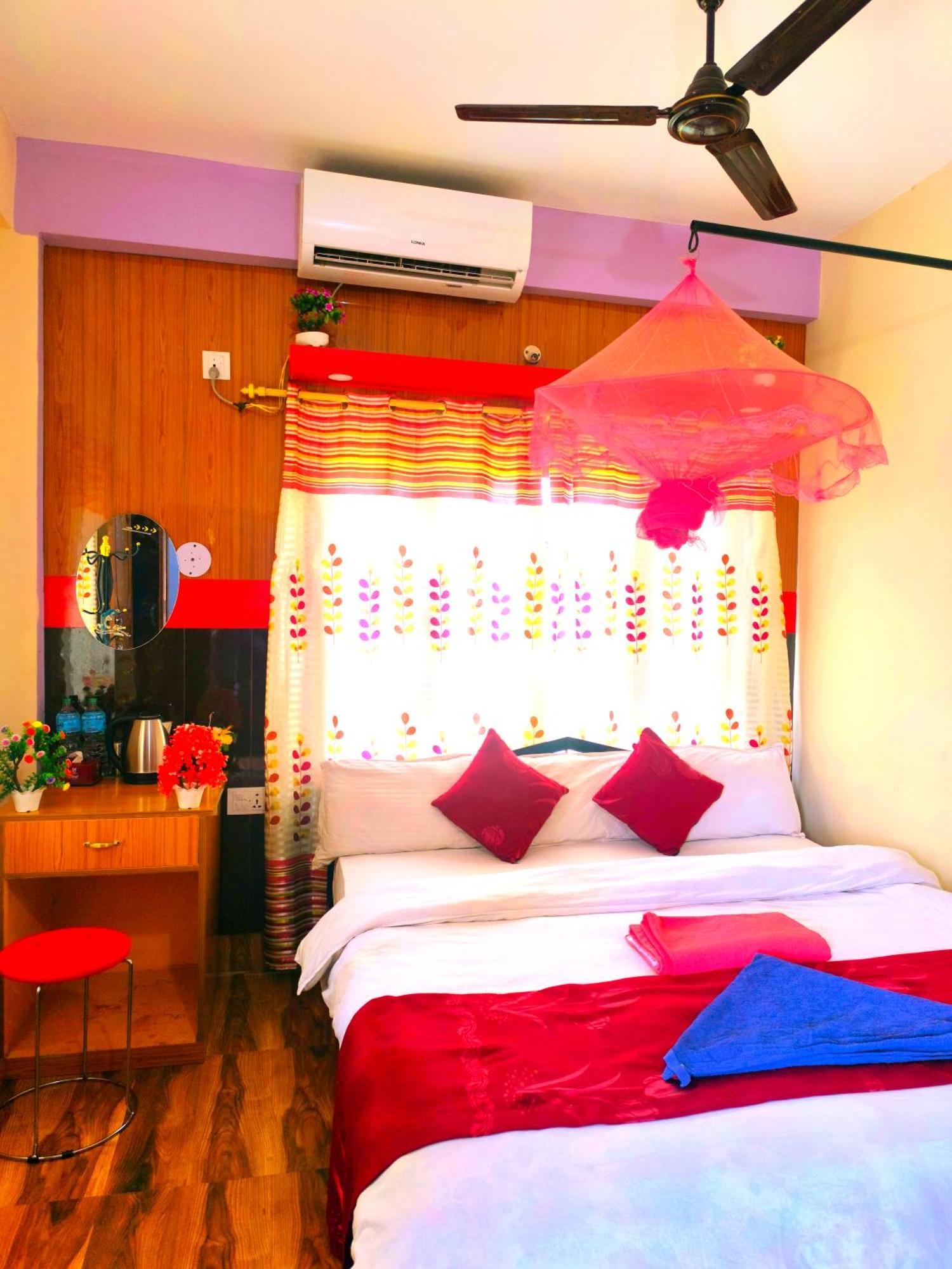 Hotel National Park Sauraha- Homely Stay And Peaceful Location With Jungle Safari Arrangements Exteriör bild