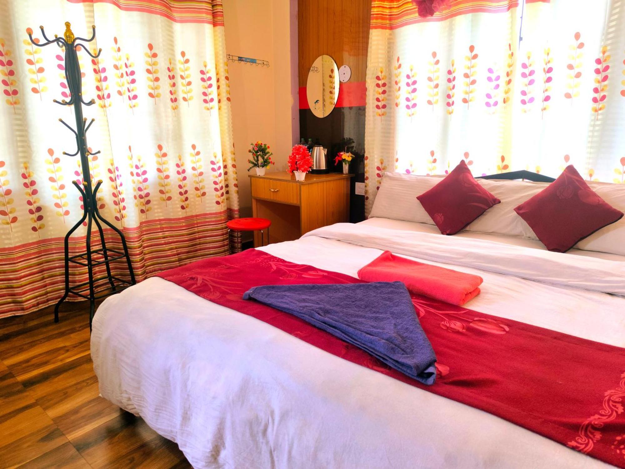 Hotel National Park Sauraha- Homely Stay And Peaceful Location With Jungle Safari Arrangements Exteriör bild